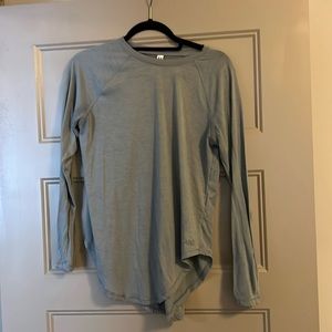 (Make a reasonable offer and it’s yours) 
Under Armour workout shirt w/fun back.